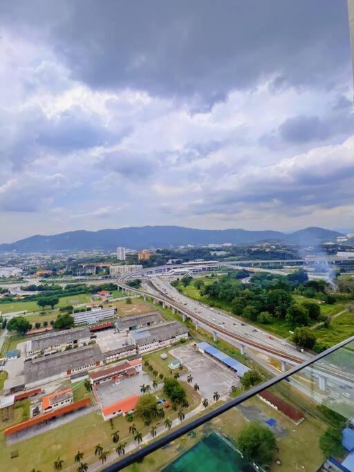 7 Pax Family Connecting Room D'Sara, Direct Link Mrt Kampung Selamat, Near Sungai Buloh & Thomson Hospital Shah Alam Kültér fotó
